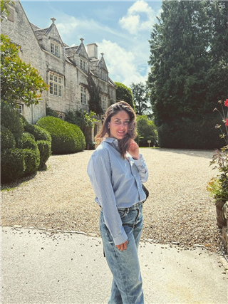 लक्झरी लाइफ! अलिशान घर, महागड्या कार आणि कोट्यवधींची संपत्ती - Marathi News | लक्झरी लाइफ! अलिशान घर, महागड्या कार आणि कोट्यवधींची संपत्ती | Latest Photos at Lokmat.com