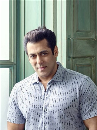 भाईजानचं खरं नाव काय माहितीए का? - Marathi News | भाईजानचं खरं नाव काय माहितीए का? | Latest Photos at Lokmat.com