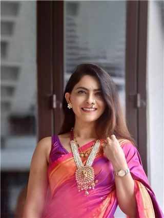 नथीचा नखरा..! अप्सरेच्या घायाळ करणाऱ्या अदा - Marathi News | नथीचा नखरा..! अप्सरेच्या घायाळ करणाऱ्या अदा | Latest Photos at Lokmat.com