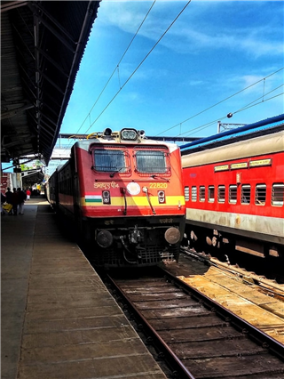 ट्रेन लोको पायलट मध्ये 'लोको'चा अर्थ काय आहे माहितीये? - Marathi News | ट्रेन लोको पायलट मध्ये 'लोको'चा अर्थ काय आहे माहितीये? | Latest Photos at Lokmat.com