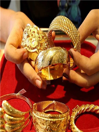 सोनं किती शुद्ध आहे, हे आता सरकार तपासणार; पाहा कसं? - Marathi News | सोनं किती शुद्ध आहे, हे आता सरकार तपासणार; पाहा कसं? | Latest Photos at Lokmat.com