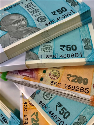 बँकेत जमा करता पैसे तर, जाणून घ्या नियम; अन्यथा होईल नुकसान - Marathi News | बँकेत जमा करता पैसे तर, जाणून घ्या नियम; अन्यथा होईल नुकसान | Latest Photos at Lokmat.com बँकेत जमा करता पैसे तर, जाणून घ्या नियम; अन्यथा होईल नुकसान - Marathi News | बँकेत जमा करता पैसे तर, जाणून घ्या नियम; अन्यथा होईल नुकसान | Latest Photos at Lokmat.com