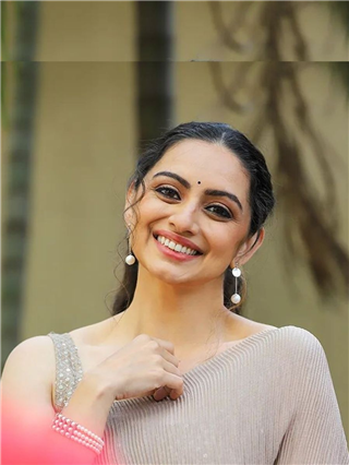 राधा ही बावरी..! श्रुती मराठेनं शेअर केला सेल्फी लूक - Marathi News | राधा ही बावरी..! श्रुती मराठेनं शेअर केला सेल्फी लूक | Latest Photos at Lokmat.com