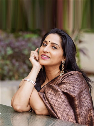 गालावर खळी डोळ्यात धुंदी...! - Marathi News | गालावर खळी डोळ्यात धुंदी...! | Latest Photos at Lokmat.com