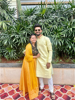 PICS : सूर्यफूल...! मराठमोळ्या जोडीवर चाहत्यांकडून प्रेमाचा वर्षाव - Marathi News | PICS : सूर्यफूल...! मराठमोळ्या जोडीवर चाहत्यांकडून प्रेमाचा वर्षाव | Latest Photos at Lokmat.com