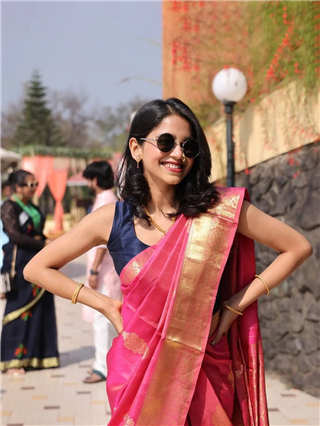 'तेनु काला चश्मा...' गौतमीच्या लग्नामध्ये भाग्यश्रीने खाल्ला भाव - Marathi News | 'तेनु काला चश्मा...' गौतमीच्या लग्नामध्ये भाग्यश्रीने खाल्ला भाव | Latest Photos at Lokmat.com