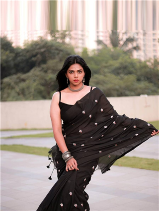 ऋतुजा बागवेचे साडीतील Different लूक्स - Marathi News | ऋतुजा बागवेचे साडीतील Different लूक्स | Latest Photos at Lokmat.com