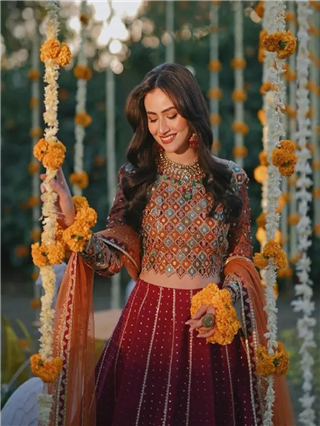 माहितीये Shoaib Malikची तिसरी पत्नी Sana Javedची कमाई किती आहे? - Marathi News | माहितीये Shoaib Malikची तिसरी पत्नी Sana Javedची कमाई किती आहे? | Latest Photos at Lokmat.com