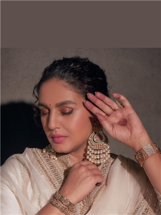ये तेरी चाँद बालियाँ...!! - Marathi News | ये तेरी चाँद बालियाँ...!! | Latest Photos at Lokmat.com