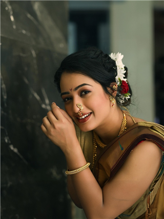 गिरीजाच्या नथीचा नखरा - Marathi News | गिरीजाच्या नथीचा नखरा | Latest Photos at Lokmat.com