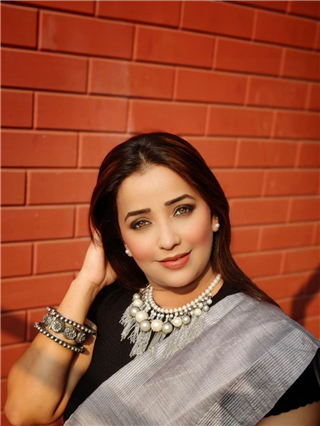 'शेवंता'चा नादखुळा! साडीतील फोटोंनी वेधलं लक्ष - Marathi News | 'शेवंता'चा नादखुळा! साडीतील फोटोंनी वेधलं लक्ष | Latest Photos at Lokmat.com