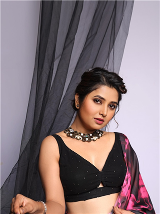 अशी रोखा नजर... - Marathi News | अशी रोखा नजर... | Latest Photos at Lokmat.com