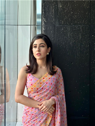 Beautiful नारी in a सारी... - Marathi News | Beautiful नारी in a सारी... | Latest Photos at Lokmat.com