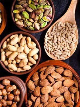 भिजवलेले ड्रायफ्रुट्स खाण्याचे ८ फायदे - Marathi News | भिजवलेले ड्रायफ्रुट्स खाण्याचे ८ फायदे | Latest Photos at Lokmat.com