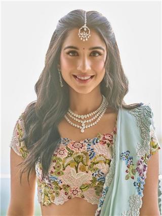 राधिका मर्चंटच्या ६ क्लासी हेअरस्टाईल- लग्नकार्यासाठी आहेत परफेक्ट - Marathi News | राधिका मर्चंटच्या ६ क्लासी हेअरस्टाईल- लग्नकार्यासाठी आहेत परफेक्ट | Latest Photos at Lokmat.com