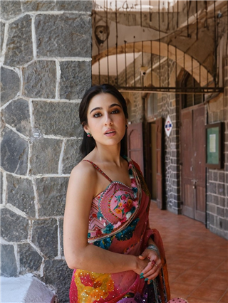 नारी इन Gorgeous साडी - Marathi News | नारी इन Gorgeous साडी | Latest Photos at Lokmat.com