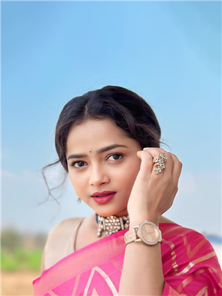 सादगी तो हमारी जरा देखिये, एतबार आपके वादे पे कर लिया ! - Marathi News | सादगी तो हमारी जरा देखिये, एतबार आपके वादे पे कर लिया ! | Latest Photos at Lokmat.com