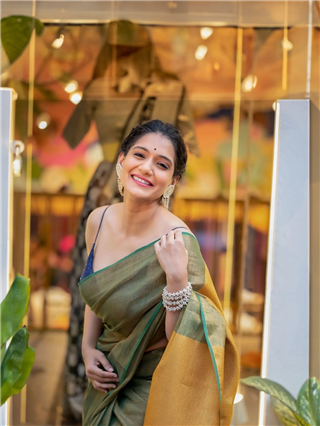 चांद तू नभातला.. - Marathi News | चांद तू नभातला.. | Latest Photos at Lokmat.com