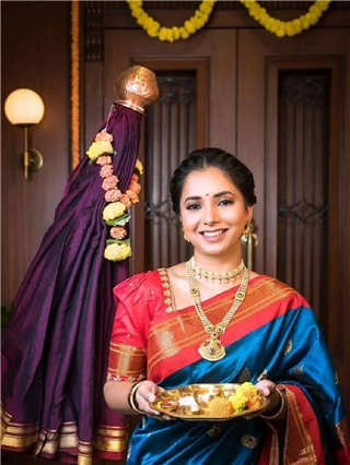 मराठी तारकांचा गुढीपाडवा लूक! - Marathi News | मराठी तारकांचा गुढीपाडवा लूक! | Latest Photos at Lokmat.com