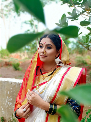 धारदार नजर, ओठांवर हसू ; परी तेलंगचा मराठमोळा स्वॅग! - Marathi News | धारदार नजर, ओठांवर हसू ; परी तेलंगचा मराठमोळा स्वॅग! | Latest Photos at Lokmat.com
