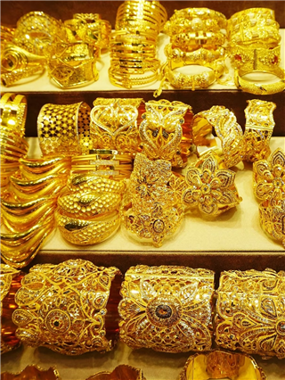 का वाढतोय सोन्याचा दर, जाणार का ₹७५००० पार? - Marathi News | का वाढतोय सोन्याचा दर, जाणार का ₹७५००० पार? | Latest Photos at Lokmat.com का वाढतोय सोन्याचा दर, जाणार का ₹७५००० पार? - Marathi News | का वाढतोय सोन्याचा दर, जाणार का ₹७५००० पार? | Latest Photos at Lokmat.com