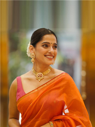 प्रिया बापटचा मराठमोळा साज! - Marathi News | प्रिया बापटचा मराठमोळा साज! | Latest Photos at Lokmat.com